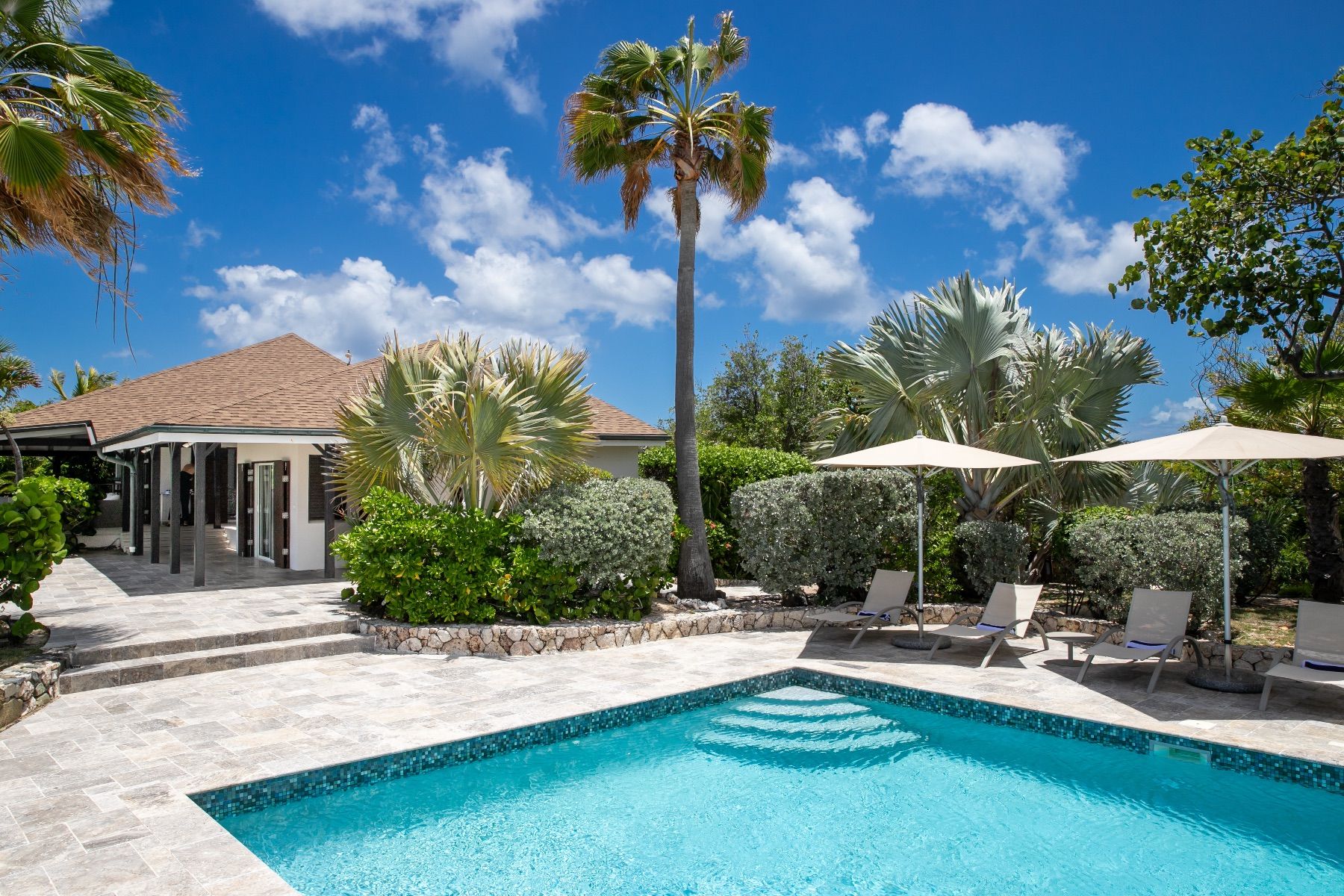 Blue Beach Villa villa photo.